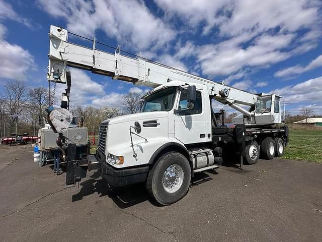 Image of Volvo VHD equipment image 1