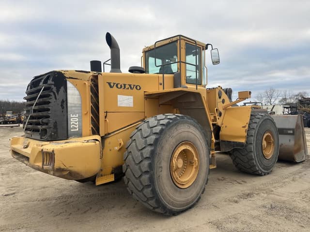 Image of Volvo L220E equipment image 4