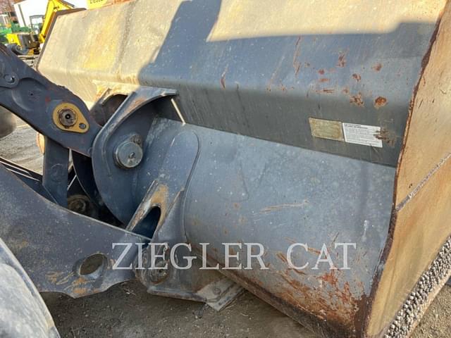 Image of Volvo L220E equipment image 4