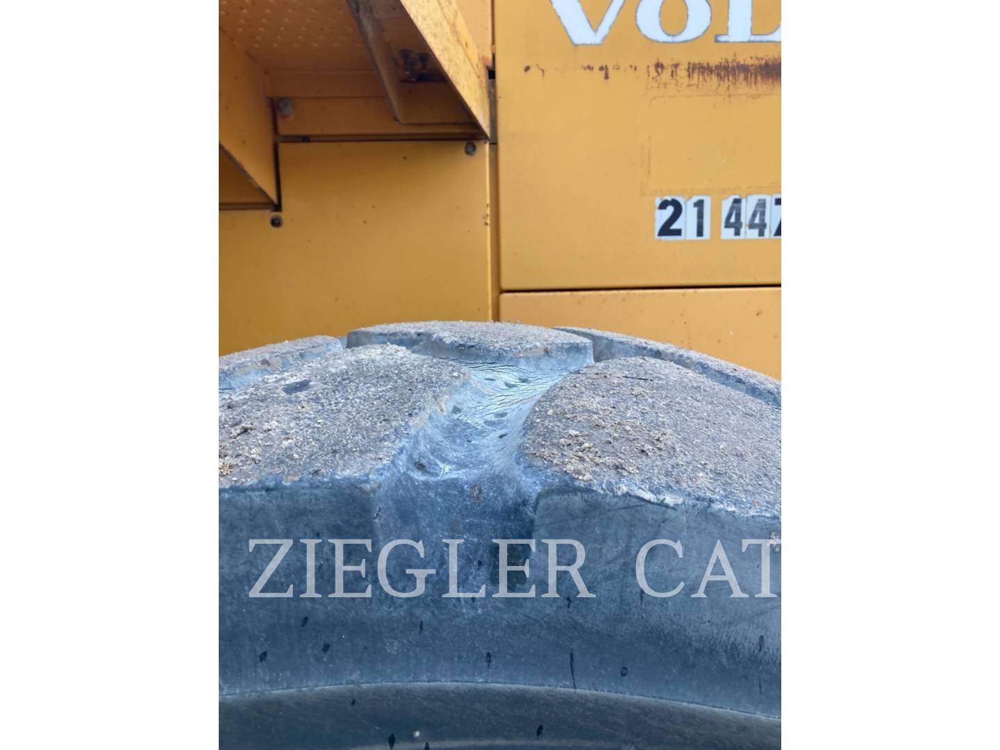 2004 Volvo L220E Equipment Image0