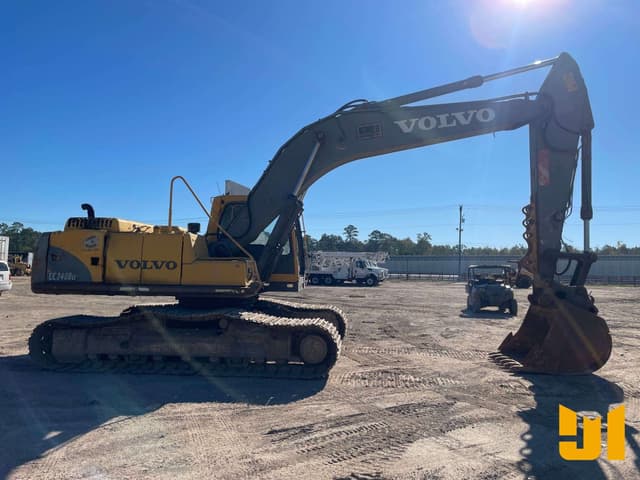 Image of Volvo EC240BLC equipment image 3