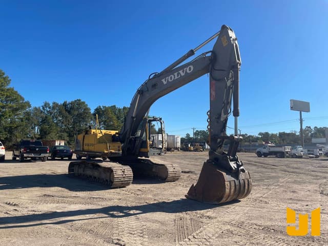 Image of Volvo EC240BLC equipment image 2