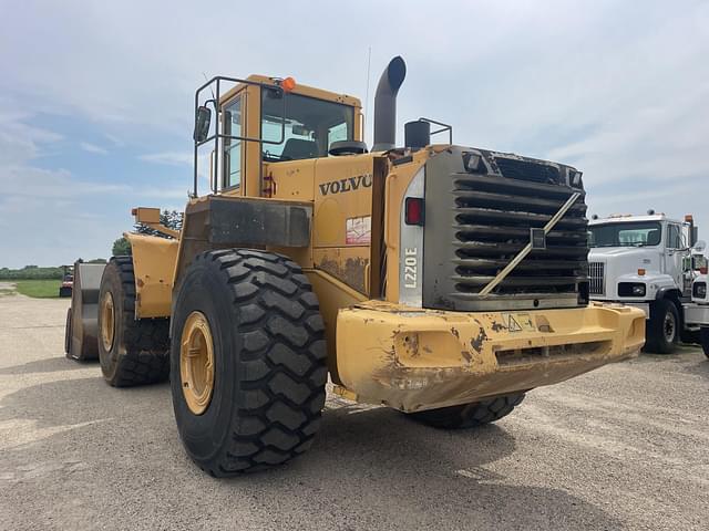 Image of Volvo L220E equipment image 3