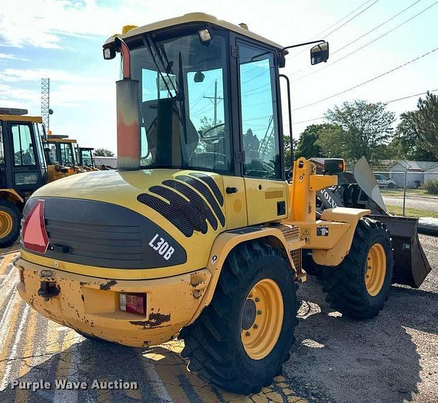 Image of Volvo L30B equipment image 4