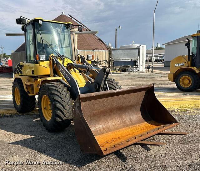 Image of Volvo L30B equipment image 2