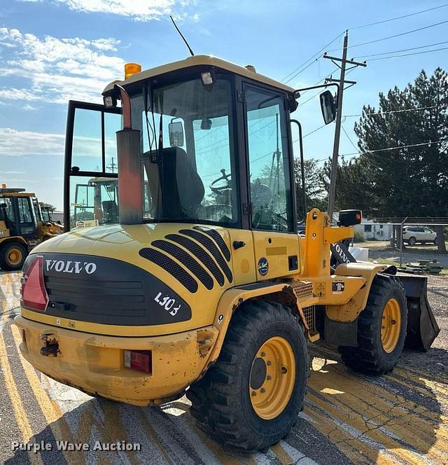 Image of Volvo L30B equipment image 4