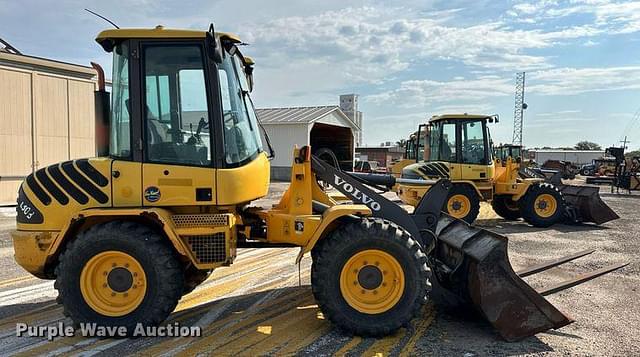 Image of Volvo L30B equipment image 3