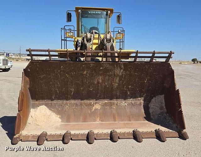 Image of Volvo L330E equipment image 1