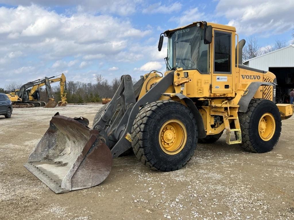 2004 Volvo L60E Equipment Image0
