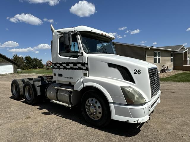 Image of Volvo VNL equipment image 1