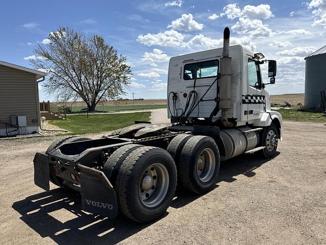 Image of Volvo VNL equipment image 4