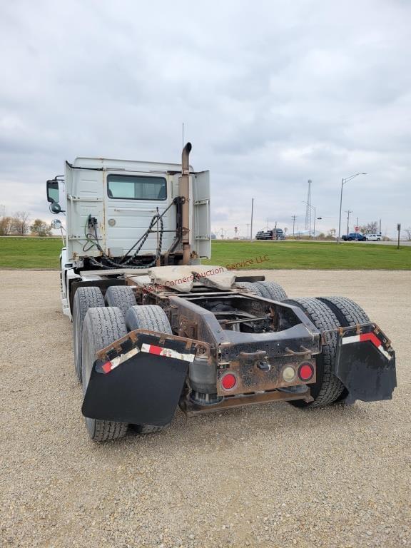 Image of Volvo VNL equipment image 3