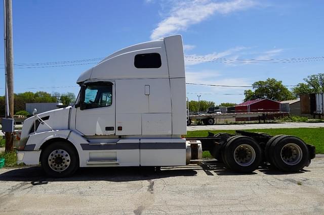 Image of Volvo VNL equipment image 1