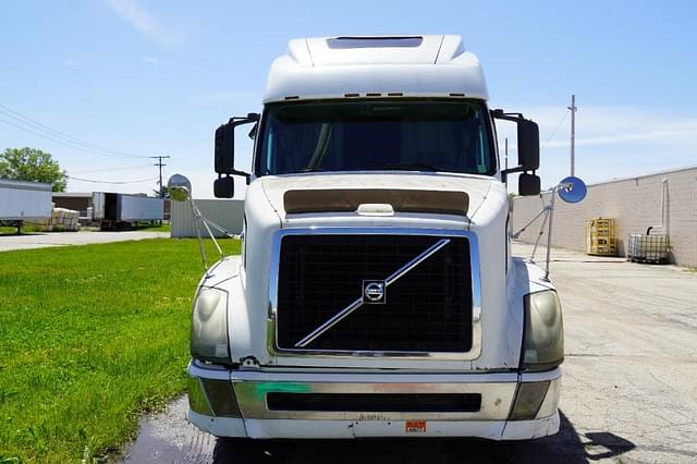 Image of Volvo VNL equipment image 3