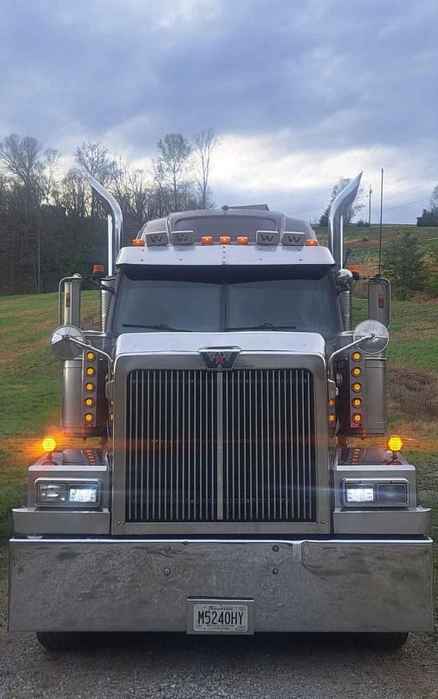 Image of Western Star 4900 equipment image 3