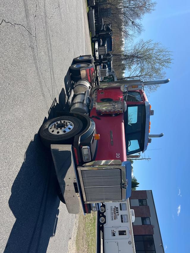 Image of Western Star 4900 equipment image 2