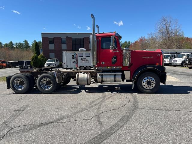 Image of Western Star 4900 equipment image 3