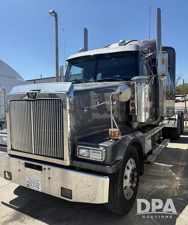 Image of Western Star 4900 equipment image 1