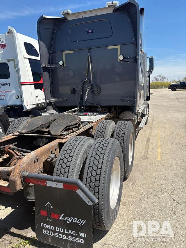 Image of Western Star 4900 equipment image 3