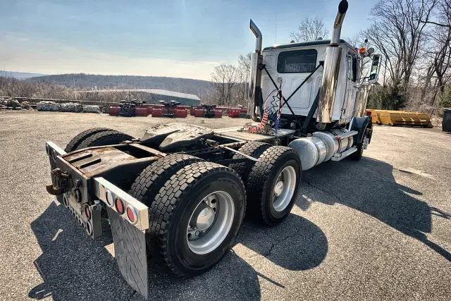 Image of Western Star 4900EX equipment image 4