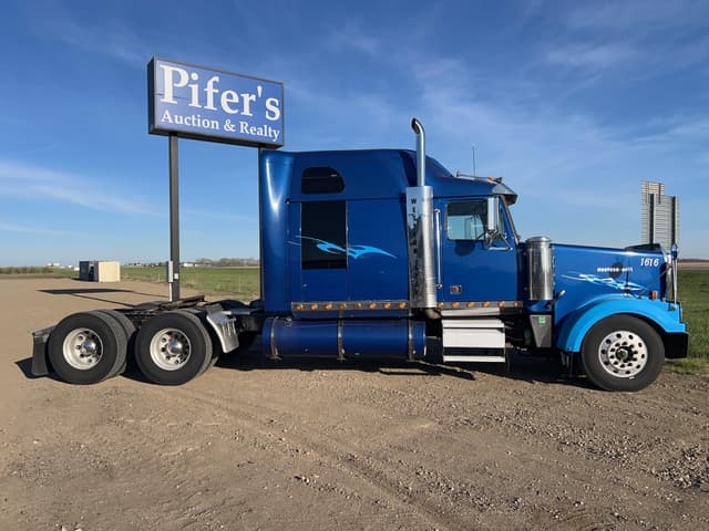 Image of Western Star Series 60 equipment image 4