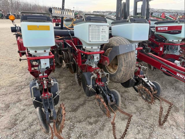 Image of White 8200 equipment image 4