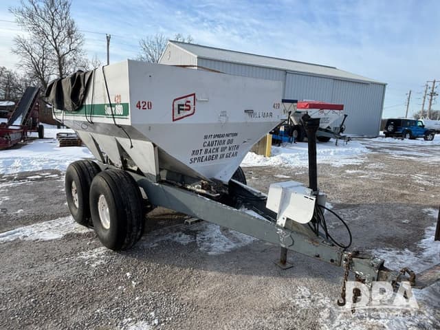 Image of Willmar Super 800 equipment image 2