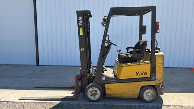 Image of Yale GLC040AFNUAE082 equipment image 1