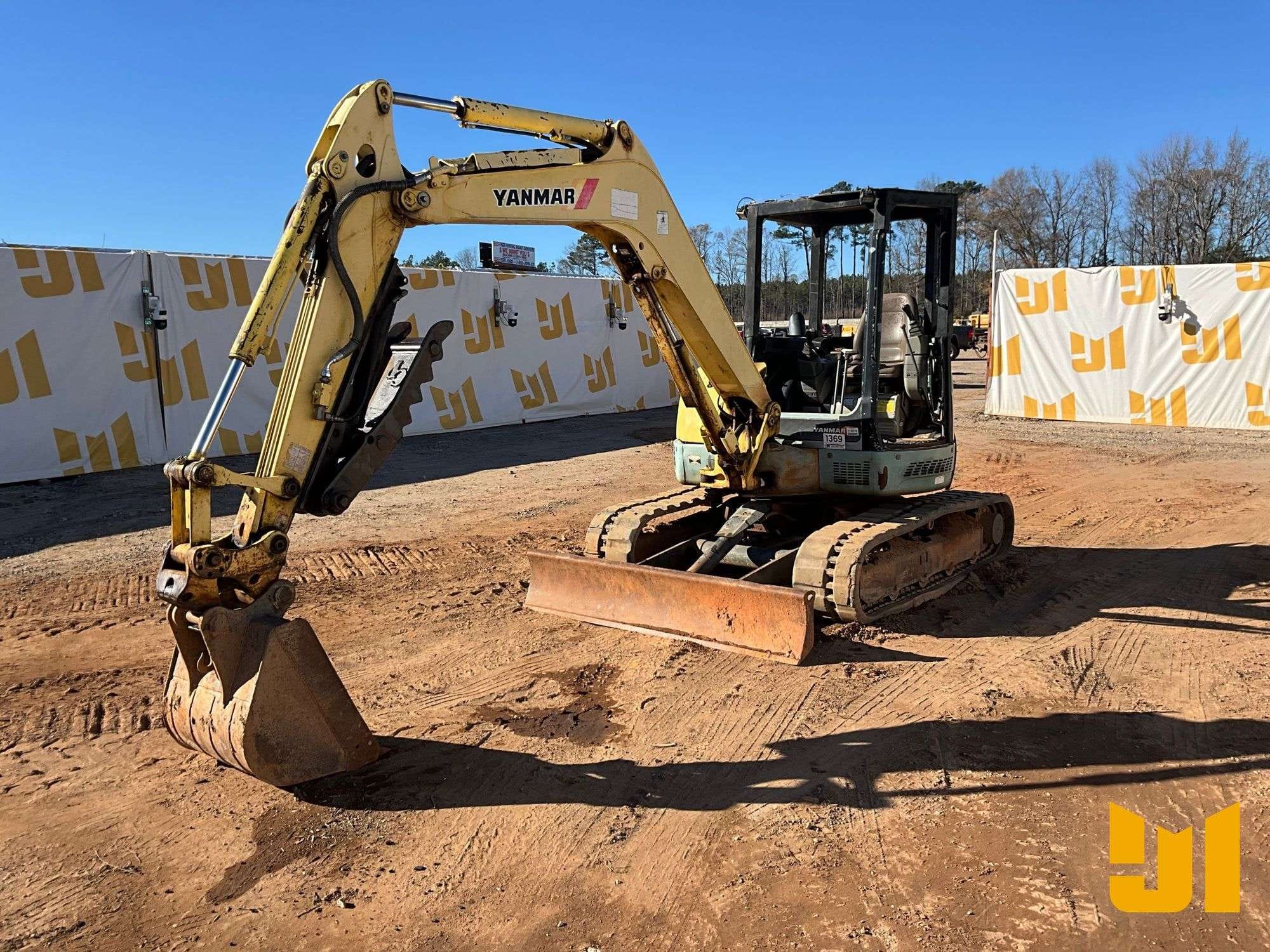 2004 Yanmar VIO50 Equipment Image0