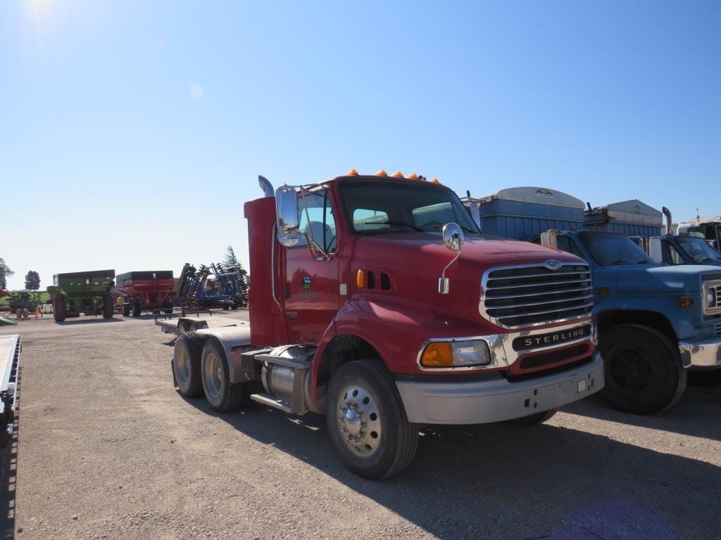 2005 Sterling 9500 Equipment Image0
