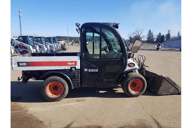 Image of Bobcat Toolcat 5600 equipment image 2