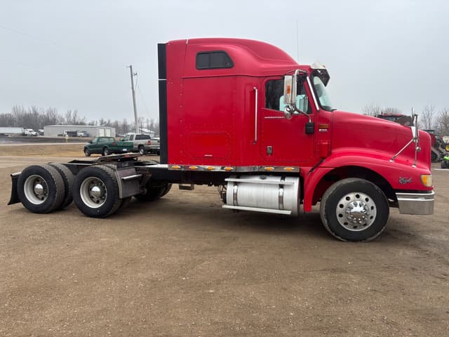 Image of International Eagle 9200 equipment image 3