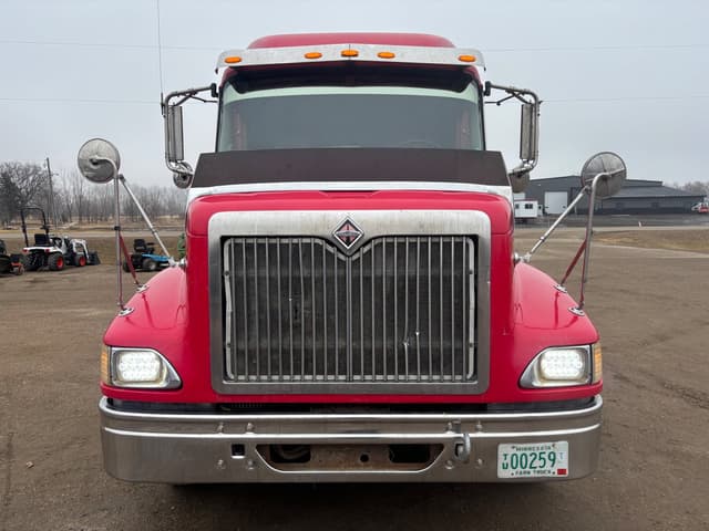 Image of International Eagle 9200 equipment image 1