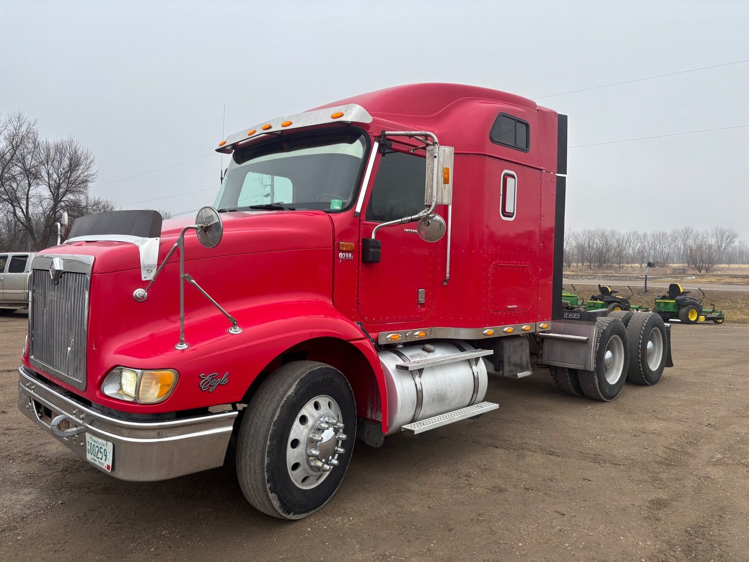 2005 International Eagle 9200 Equipment Image0