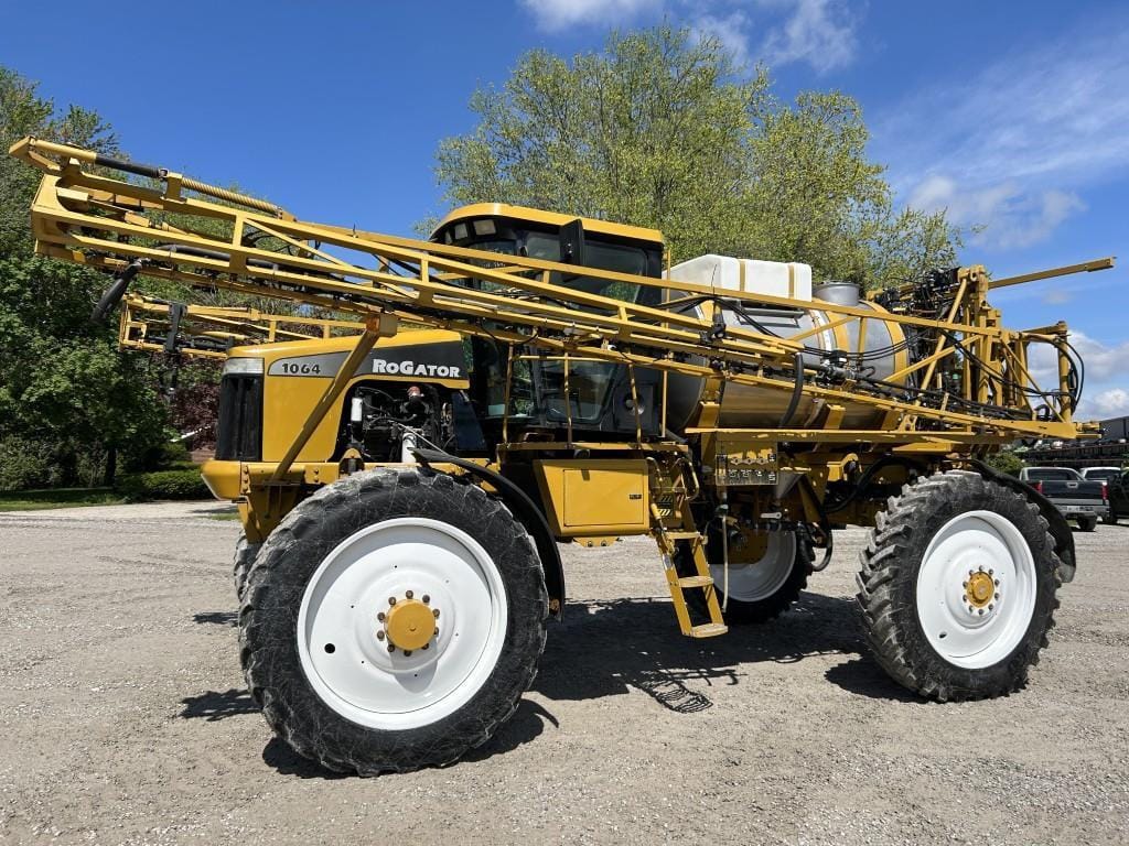 2005 Ag-Chem RoGator 1064 Equipment Image0