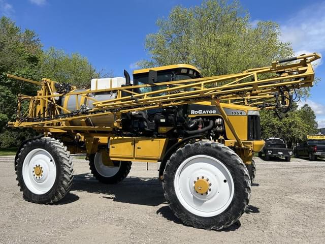 Image of Ag-Chem RoGator 1064 equipment image 1