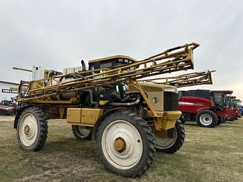 2005 Ag-Chem RoGator 1074 Equipment Image0