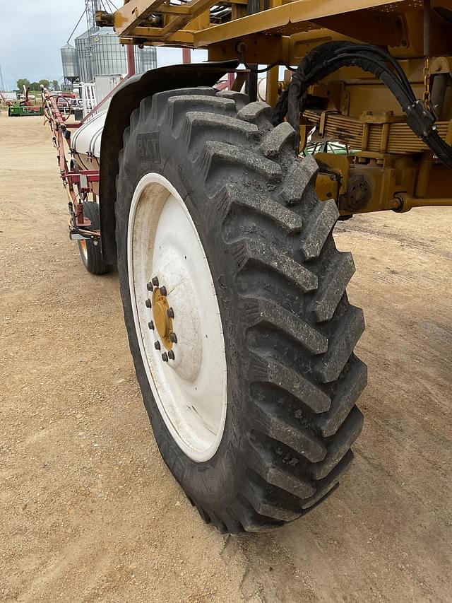 Image of Ag-Chem RoGator 874 equipment image 3