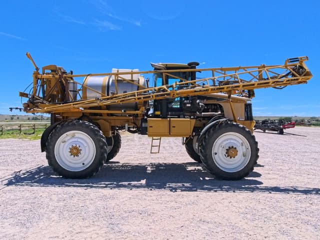 Image of Ag-Chem Rogator SS1074 equipment image 4