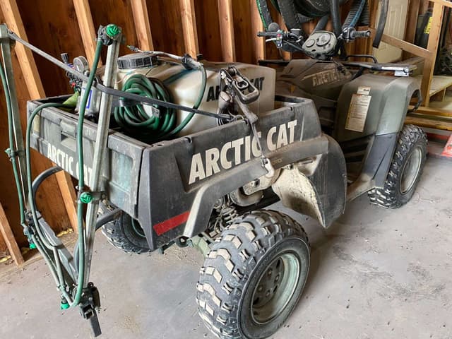 Image of Arctic Cat 400 equipment image 2
