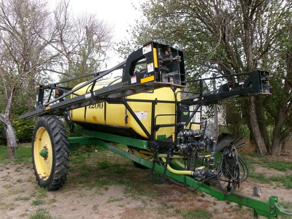 2005 Bestway Field Pro III 1200 Equipment Image0