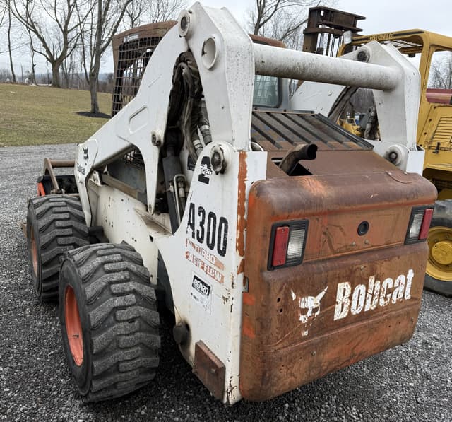Image of Bobcat A300 equipment image 3