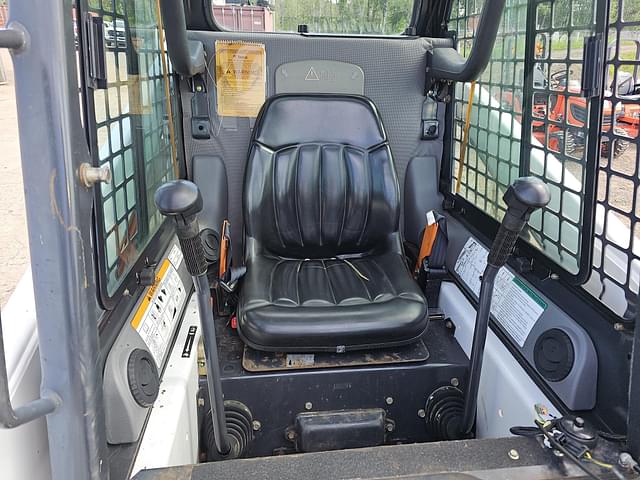 Image of Bobcat S130 equipment image 4