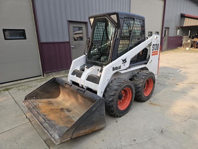 Image of Bobcat S130 equipment image 2