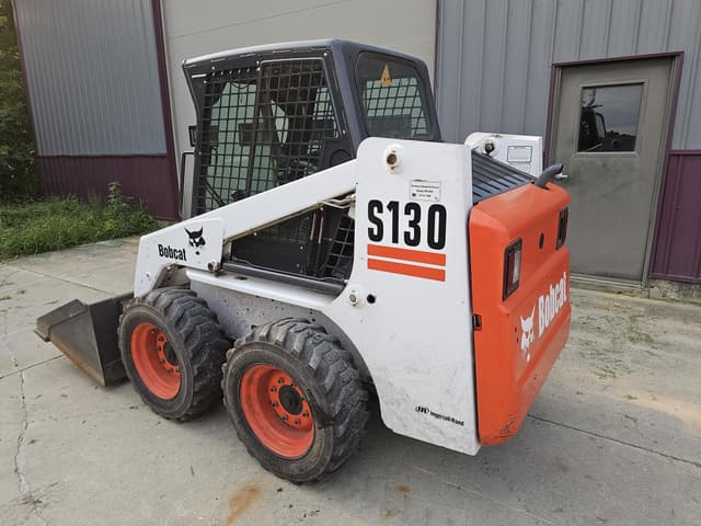 Image of Bobcat S130 equipment image 3