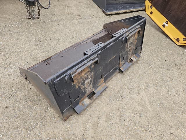 Image of Bobcat S130 equipment image 4