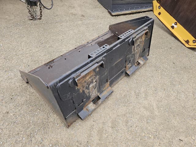 Image of Bobcat S130 equipment image 4