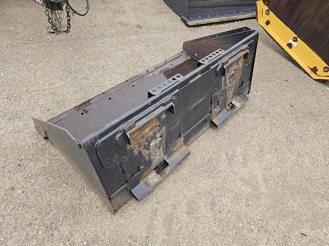 Image of Bobcat S130 equipment image 4