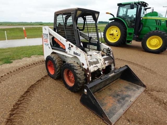 Image of Bobcat S130 equipment image 2