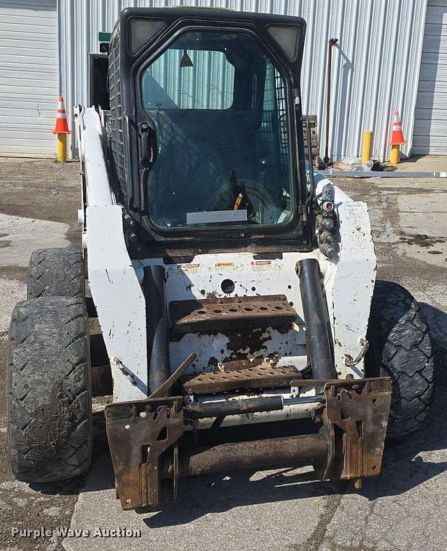Image of Bobcat S220 equipment image 1